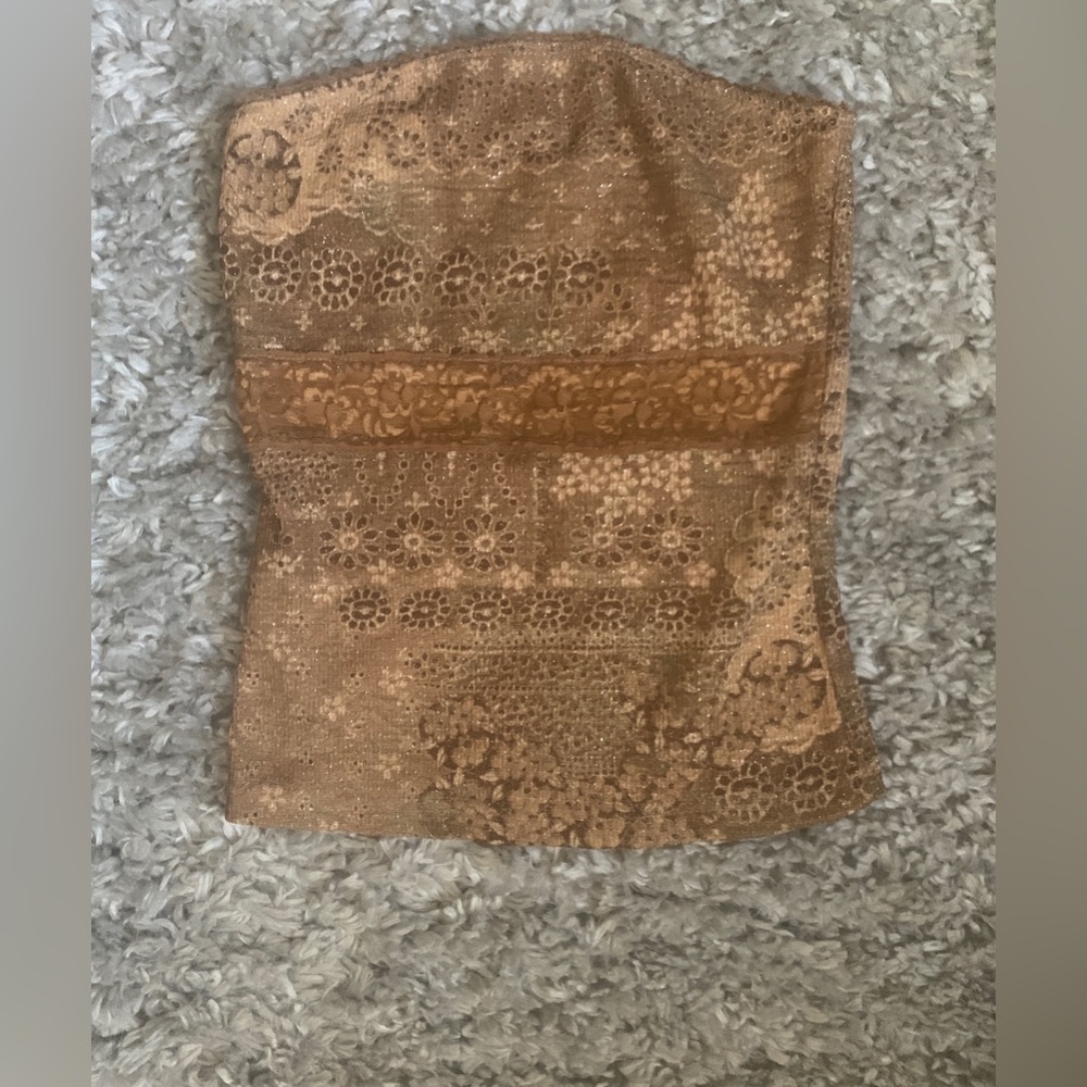 Size M- women’s Shimmer tube top.